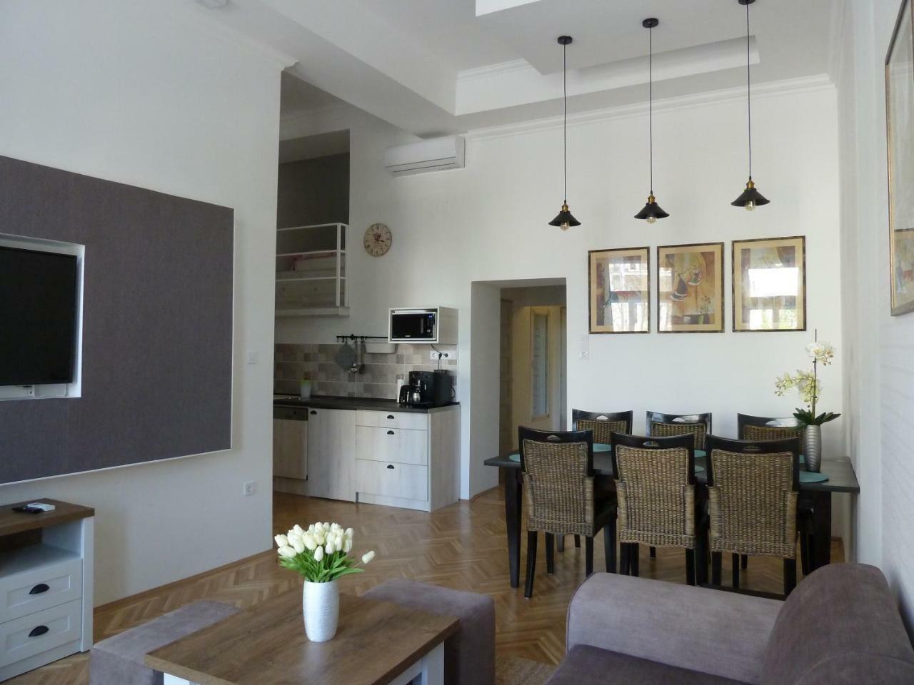Kossuth Apartmanok 데브레첸 외부 사진